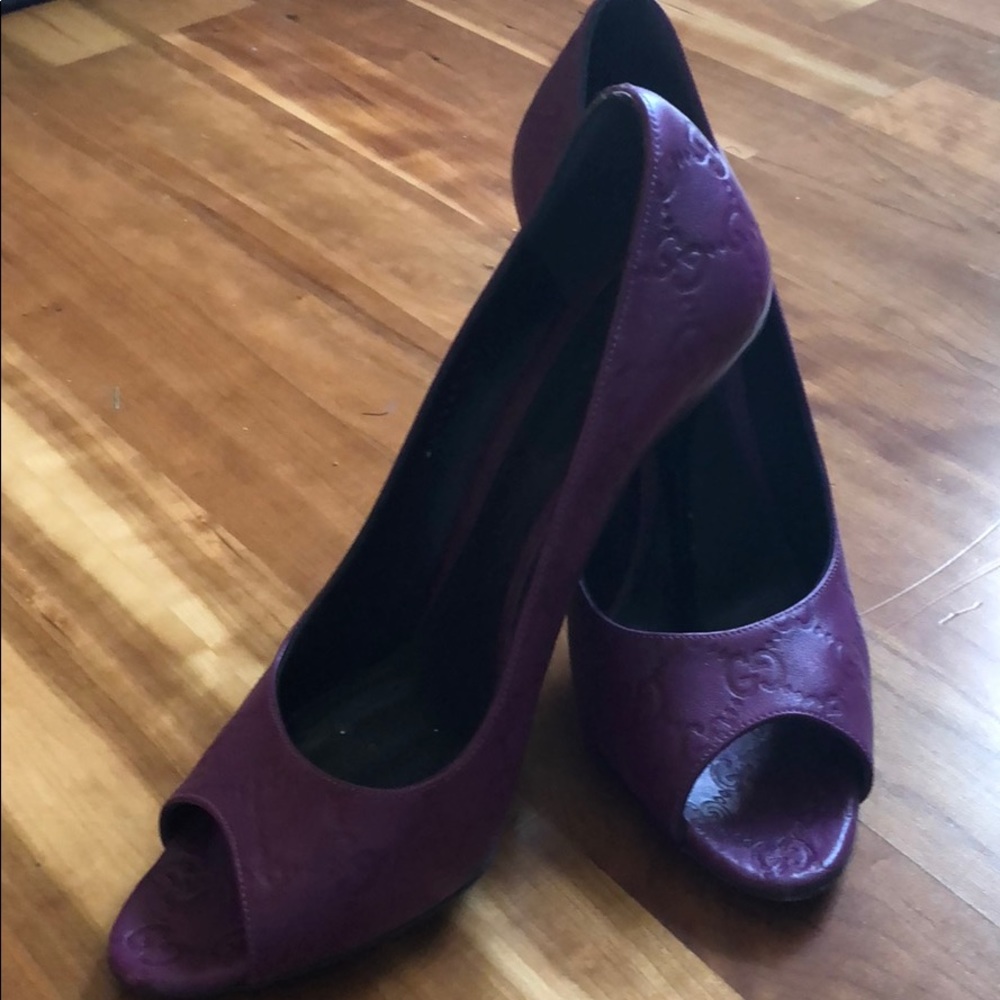 Gucci heels 👠